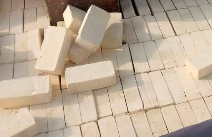 يوجد  #طابوق معامل العمارة  عدد 8000طابوقه #وزياده500 #ويوجد #تك 4000وزياده# 250 ويوجد كسر للبيع  اتصال  على الأرقام التاليه أو مراسله عل الواتساب ***********
نوع بيرنا (الطيب-العماره)  
ونوع انجكتر.
