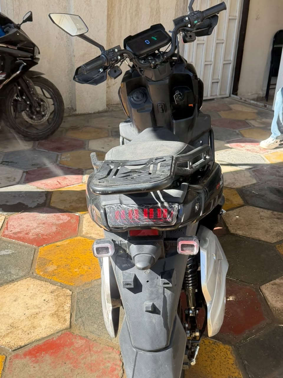 دراجه شحن اباچي 2025دراجه جدا نضيفه مصار شهر من شتريتها ٦ بطاريات مسطره   السعر ١٠٠٠ مليون دينار عراقي مكانها بغداد العامريه رقم الموبايل ***********
