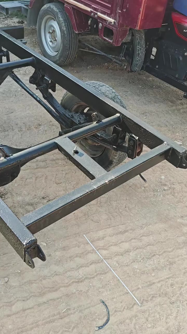 السلام عليكم شاصي جمرة مع اكسن وتخم تاير كامل. منصبة وكاملة السعر 300
كفالة عامة من سرقة او لحيم.  2019  كربلاء حي العباس عمود 52
***********
