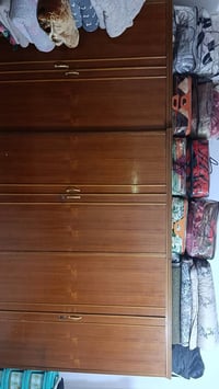 خزانة ٥ أبواب • نظيف • غرفة نوم