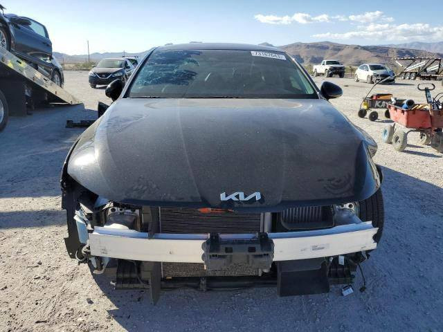 كي 5 موديل 2022 وارد امريكي بسعر معقول 
فئة ex فول الفول واحد على واحد
ماشية 75 الف كيلو
رقمها اربيل بأسمي
 محرك 1600 تيربو
كامرة
حساس
تحكم ستيرن 
رادار
مثبت سرعة
قيادة ذاتية
بانوراما
كشنات تدفئة تبريد
وباقي مواصفات الex المعروفة
السيارة مفولة كلشي بيها

حادثها جاملغ جهة السايق وصور الحادث موجودة بالمنشور
بالعراق صار بيها حادث بالدعامية الخلفية تبديل والجاملغ ع البارد

السعر علق بكلمه تم وسيصلك مباشره بالرد الالي

 رقم هاتف صاحب السياره متوفر واتساب
*********** غير متواجد على الفيسبوك
