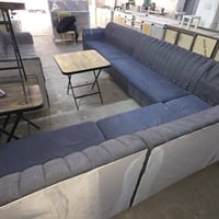 ديوان مستخدم • ١١مقعد • نضيف