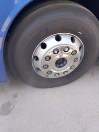 لبيع زوجين تايرات مع ويلات كروم ياباني جديد 07841917433