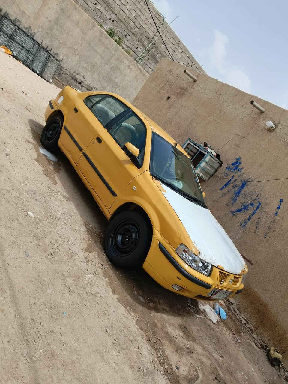 سلام عليكم
سمند 2012 سنويه منتهيه محرك كير جدد
حداديه نظيفة تخم تاير نظيف تبريد ما يشتغل
العنوان شط العرب الحوطه 
للبيع السعر 25 وبيها مجال
***********
