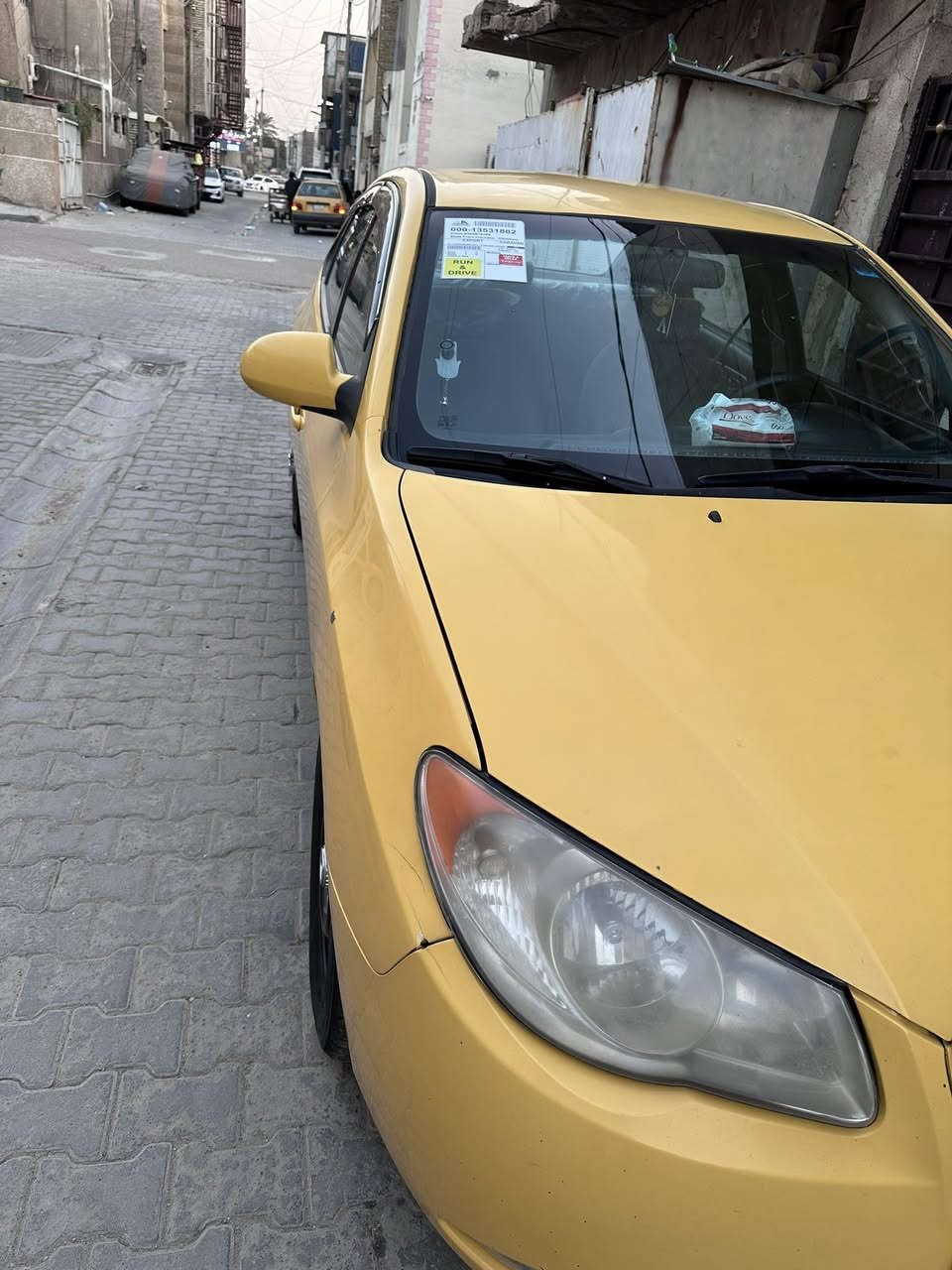 سلام عليكم للبيع النتره 2010 السياره بسمي السياره حلوه جاهزه السياره ممشتغله تكسي مكينه  20000  السعر 90 بيها مجال قليل حق جيه  السياره بالحقيقه احلى من الصور وكلش متعوب عليها السياره ***********
