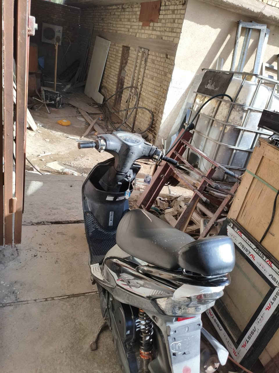 التوضيح بدون وياله نجمه
عدله للبيع كفاله السعر950
ختم واحد شرط مامفتوح برغي 
مابيها اي نقص كلشي بلاد 
#رقمي ***********
#تفاصيل_أكثر_خاص
