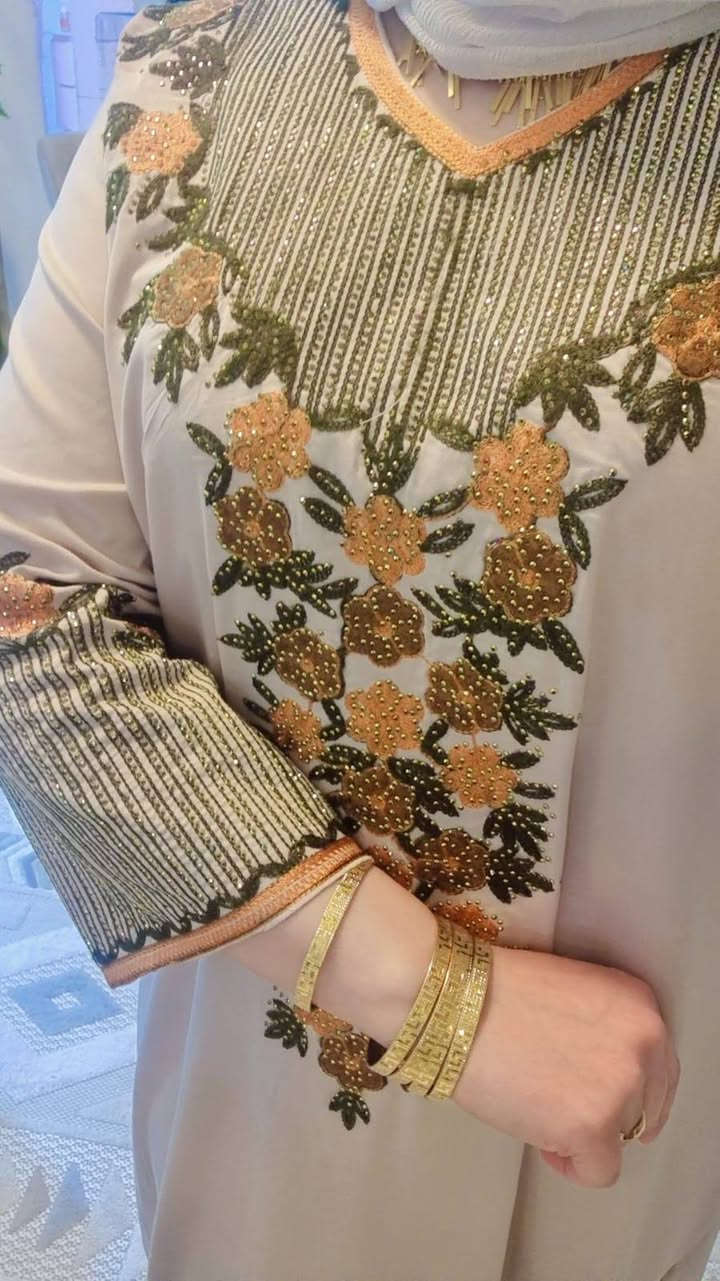 عيدكم مبارك جعلكم الله من العاىدين الفاىزين
 ( خياطة حسب الطلب توصيل فقط جميع الموديلات )


**إذا كنت صاحب هذا الإعلان وتريد حذفه لأي سبب، رجاءا أرسل رسالة إلى الدعم الفني**