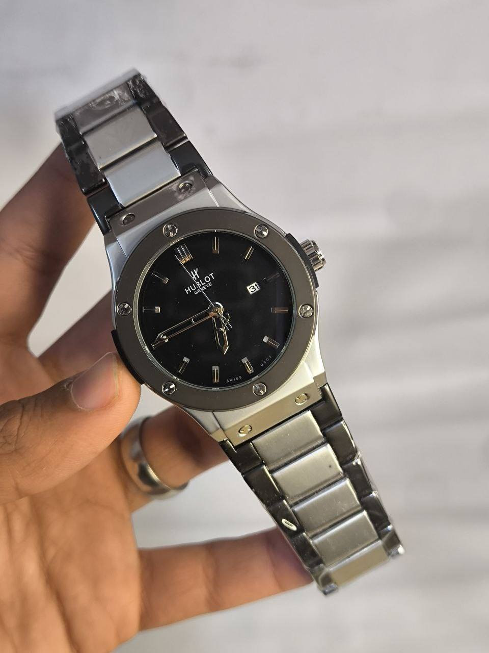 ساعة هابلوت HUBLOT 

تحفة فنية 
مكينة كوارتز 
هيكل وسير تيتانيوم مزيج ب فحمي
ميناء فخمة سوداء مزودة بمنفذ تاريخ 
زجاج معدني ضد الخدش 
مقاومة ماء وغبار
القطعة مختمة بالكامل حفر
وزن ثقيل 

🔴ملاحظة متوفر قطعتين فقط

سعره :- 30 ع اول تم 
للحجز والاستفسار يرجى مراسلة الصفحه


**إذا كنت صاحب هذا الإعلان وتريد حذفه لأي سبب، رجاءا أرسل رسالة إلى الدعم الفني**