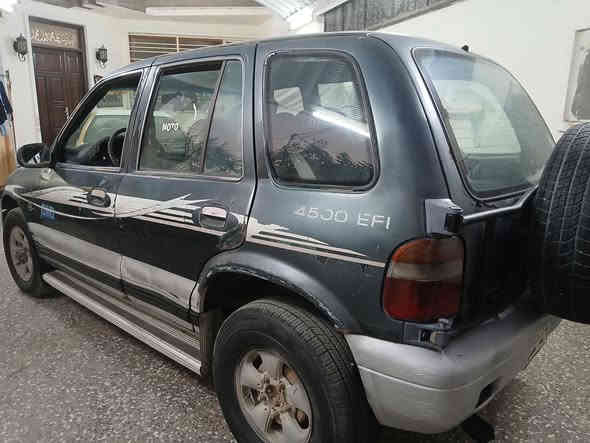 السلام عليكم سياره سبورتج ١٩٩٣ مشروع وطني رقم بغداد محرك مفتوح  كير عادي سعرها ٢٨  مكانها العبيدي الرئاسه شارع ٢٠ رقم الموبايل ***********
