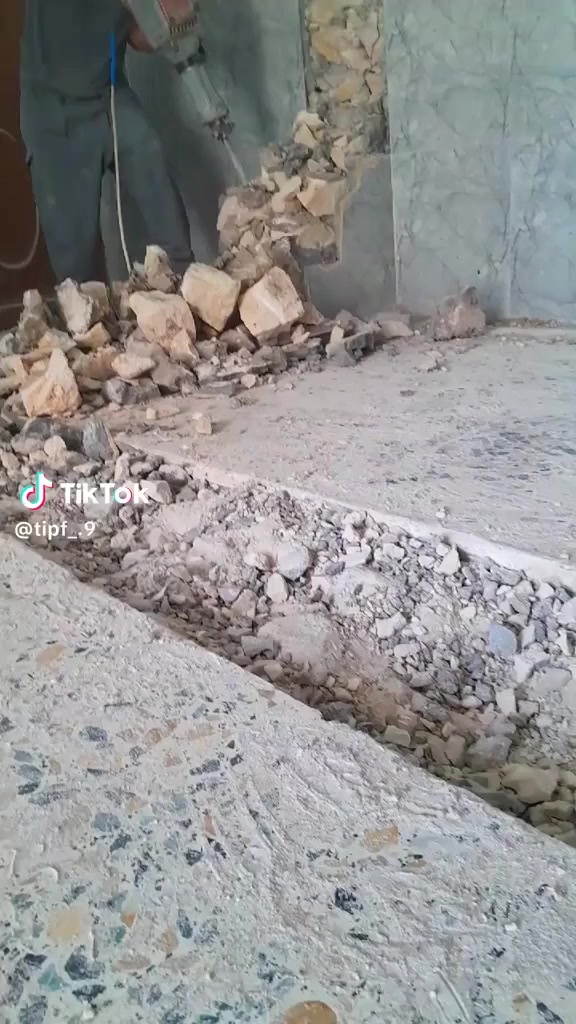 سلام عليكم يوجد كادر عمل لكافه الاشغال المذكوره رقم الهاتف ***********
