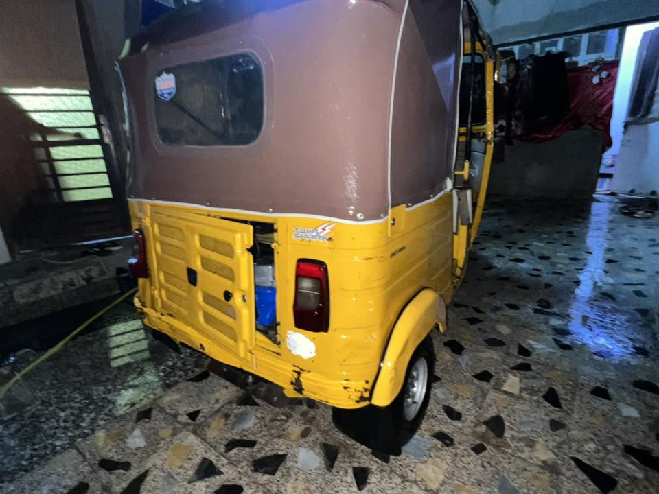 السلام عليكم تكتك مديل2020
رقم وسنويه بغداد تحويل مباشر 
مكينه بوشه وبستم فقط 
قطرت صبغ ما بيه بس هاي 
الطعجات عنوان بغداد المدينه 
***********
