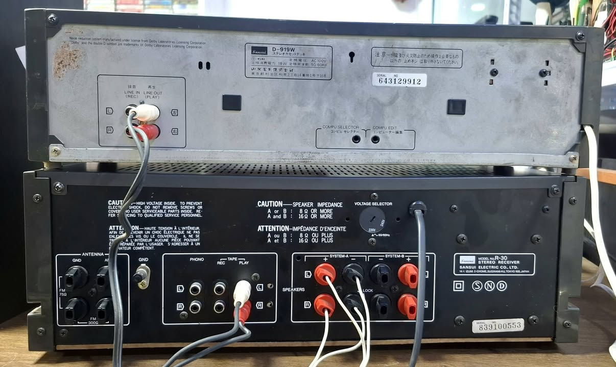 SANSUI
سانزوی . سانزوی . سانزوی
امبلیفایر مدمج مع رادیو و دك دبل كاسیت
سلفر فیس المنیوم 
یخرج 4 سماعات 
یابانی الصنع 
مكانی اربیل یوجد توصیل 
واتس اب / ***********
