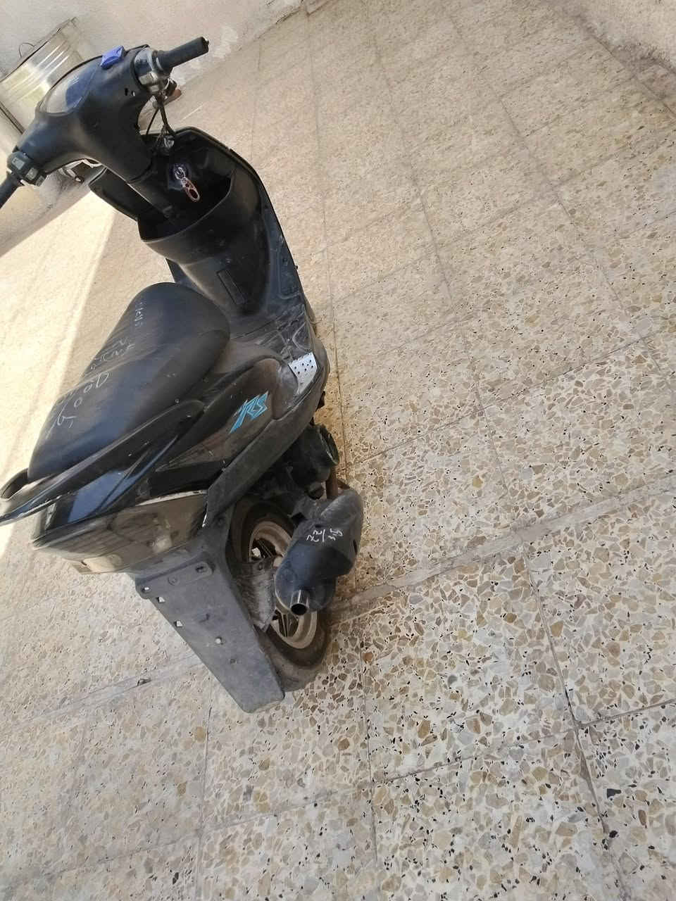 سلام عليكم ماكس عدله للبيع مكاني حخسين راشديه مدينه مامفتوحه خرسه سعره 650 بيه مجال كلش بصيط صالنصه رياضي ***********

