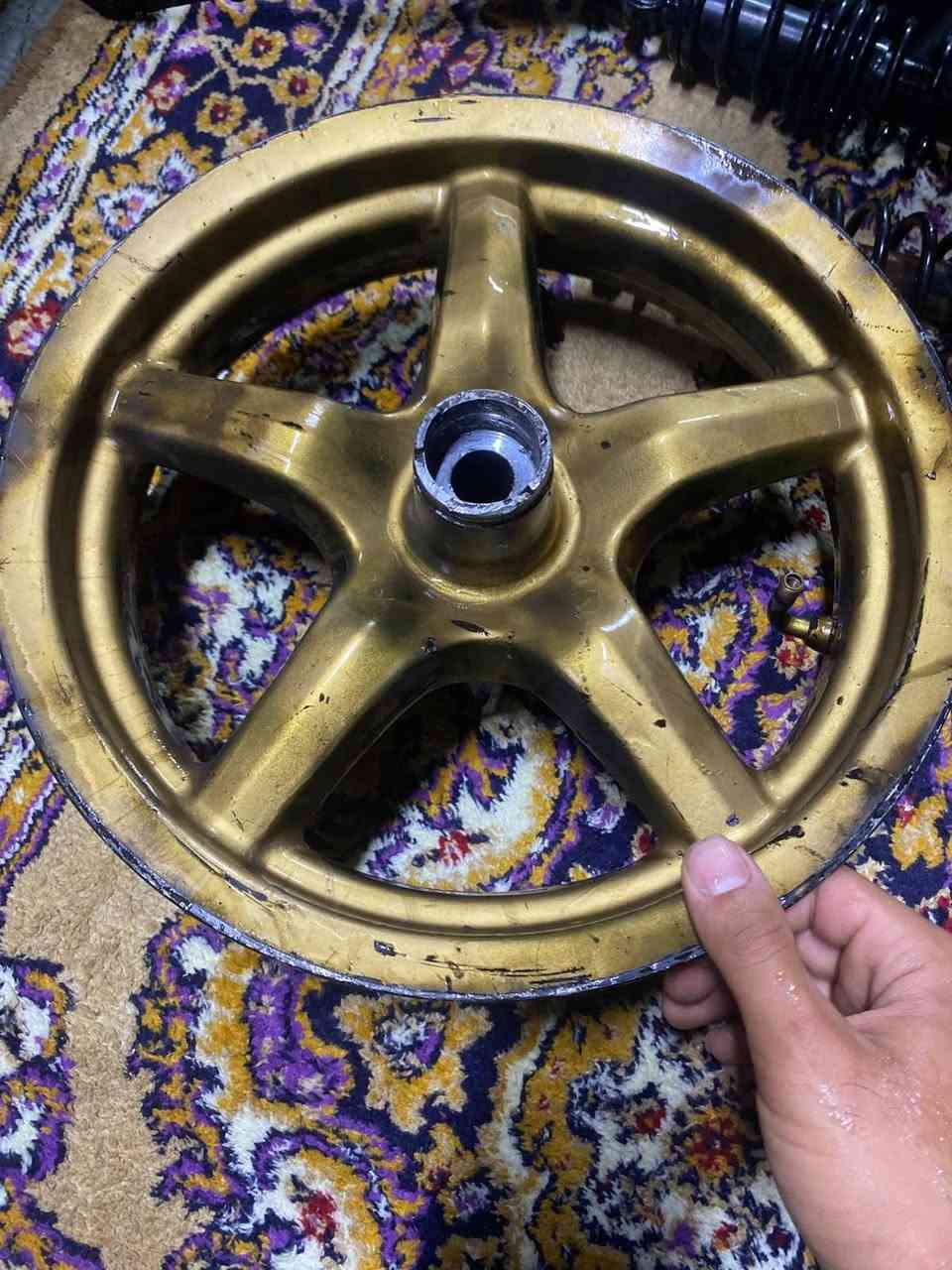 غراض سكنس فحل بلادي اصلي
ويل ذهبي بلادي نقص بس فلنجه 
ب15

دبلات خلفي بلادي ب15

سبعه مال فحل كلشي مابيها ب10

كلج خلفي كامل مال 140 
ب20

شلعه كامله ب50 
***********
