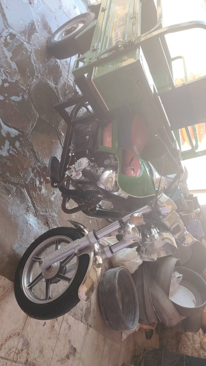سلام عليكم ستوته للبيع خضره مديل 23وراق سكنر شغاله كله مكينه لبلادي مالته 23 ستوته مال جناي مكاني بابل كفل سعره 2300وبيهه مجال للشراي ***********
