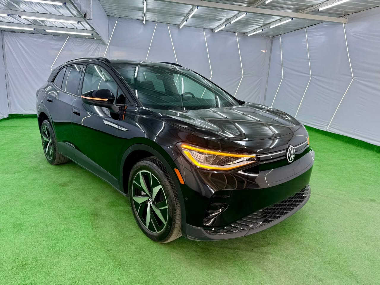 🧿🧿🧿 يرجى قراءة الاعلان بشكل كامل 🧿🧿🧿 

Volkswagen ID.4 electric .. 2024 ..( كهربائية ) 

                🚨 فولكسواجن / اي دي فور 🚨 

   ♦️ السيارة موجودة في الأردن المنطقة الحرة ♦️ 

    💵 لايك + كلمه تم يوصلك السعر ع الخاص 💵 

             ♦️ رقم شاصيها كم ضمن الاعلان ♦️ 

موديل :- 2024 
اللون :- اسود 
قوة محرك :- كهربائي ب الكامل 
عداد المسافات :- 17316 KM 
عدد المقاعد :- 5 مقاعد 
مواصفات السيارة :- PRO . S ( دفع رباعي ) 

الاضافات :- 👇🏻👇🏻👇🏻👇🏻 

♦️ شاشة نفكيشن 
♦️ شاشة معلومات ديجيتال 
♦️ دخول ذكي 
♦️ رادار امامي 
♦️ تحكم مسجل 
♦️ تحكم سرعة 
♦️ اوامر صوتيه 
♦️مثبت سرعة 
♦️هاند بريك بصمة 
♦️ گير تعليق 
♦️ تدفئة مقاعد 
♦️ تبريد مقاعد 
♦️ مقاعد جلد اسود 
♦️ سقف بانورما ثابت 
♦️ مقعد سايق كهربائي 
♦️ميموري خزن وضعيات 
♦️ لايت زنون 
♦️ اشارة جانبيه 
♦️ اطارات حجم 20 انش 
♦️ حساسات عازله للصوت في الغرفه الدخليه 
♦️ شاحن وايرلس 
♦️ تدفئة مقود 
♦️ كاميرا خلفية 
♦️ تبريد خلفي 
♦️ مداخل USB

و المزيد من الاضافات و المميزات في عالم ( ID.4  ) 

          🚘 حادث السيارة كما هو موضح بصور 🚘 
                   دعاميه اماميه فقط بدون ايرباكات 

🚦🚦🚦السعرعلى الخاص فقط  🚦🚦🚦🚦
🔺🔺🔺🔺🔺🔺🔺🔺🔺🔺🔺🔺🔺🔺🔺🔺

📍 الفروع:

الفرع الاول :- 

بغداد - البياع - الشارع الثاني - معرض الهاشمي ( سيد سيف الموسوي ) 

‭***********‬ / اتصال او واتساب
~~~~~~~~~~~~~~~~~~~~~~~ ‭
الفرع الثاني :- 

المسيب - شارع السدة - شركة علي الريس ( سيد حيدر المعموري )    

‭ ‬‬‭+964 781 976 7048‬
واتساب او اتصال 
~~~~~~~~~~~~~~~~~~~~~~~
الفرع الثالث :- 

النجف الاشرف - حي الحسين - مقابل بانزين خانه الكرار - سيد خالد الكيشوان - 

‭+964 781 399 9323‬ 
واتساب او اتصال 
~~~~~~~~~~~~~~~~~~~~~~~
الفرع الرابع :- 

الاردن - الزرقاء - المنطقة الحرة - شارع ( 21 ) شمال - شركة علي الريس المعموري ( ابو عبدالله الموسوي ) 

( فريق المبيعات ) 👇🏻👇🏻👇🏻👇🏻👇🏻 

00962791707787 / ابو عبدالله / الاردن 
00962798611811 / ابو محمد  / الاردن 
00962791493166 / ابو احمد  / الاردن 

اي ملاحظات او اي استفسار او طلب صور او مقطع فيديو مصور ل اي سياره يرجى التواصل على الرقم التالي  :- 

00962791311893 / عبدالله الموسوي  / الاردن 

🖋 بإدارة: أبو عبد الله الموسوي

((إن أرضيناك فتحدث عنا، وإن لم نرضك فتحدث إلينا))

🔖 #سيارات_أمريكية #استيراد_سيارات #سيارات_كندية #عروض_سيارات
#الزرقاء #المنطقة_الحرة #سيارات_العراق #سيارات_سوريا #سيارات_الأردن
#علي_الريس_الموسوي #تجارة_السيارات
#موؤسسه_الشهداءالسعودية_الكويت_مصر_العراق_لبنان
