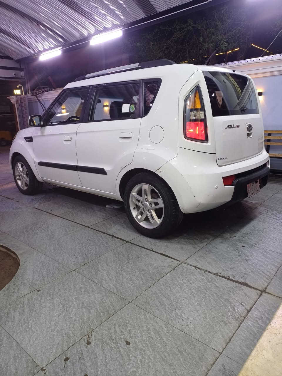 السلام عليكم كيا صول ٢٠٠٩ خليجي
محرك ١٦٠٠ دوش سيارة جديدة مال بيت نظيفة جدا 
رايدها قفل قفل قفل ب٩٥ مايعجبك السعر لا تكسر بحلال العالم.
***********
مكان السيارة بغداد الامين الثانية.
