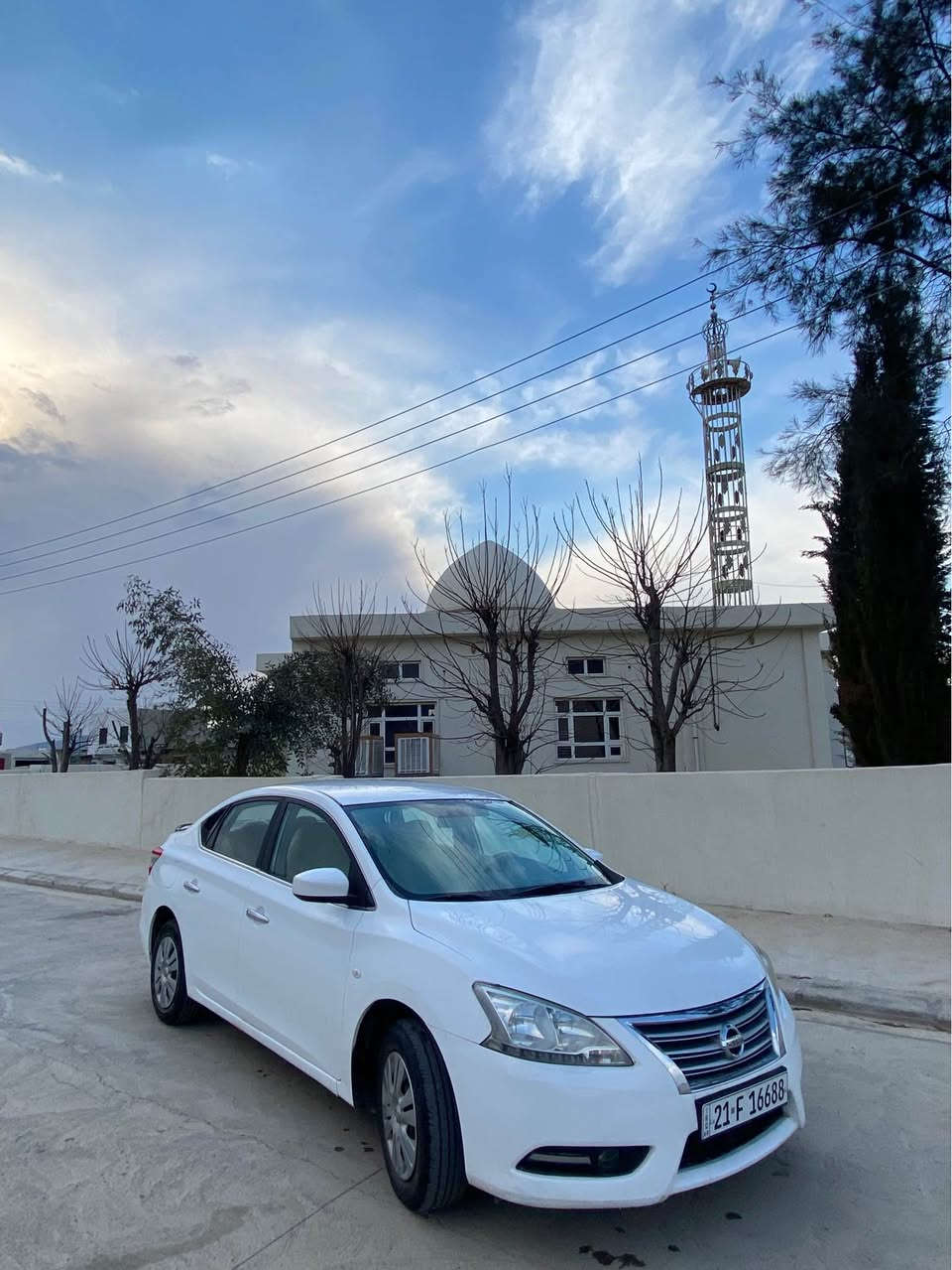 نيسان سنترا موديل 2014  خليجي  كلين بدون صبغ بيها ملاحظتين تعديل بسيط سياره ماشي 132 كيلومه تر حقيقي من شركه لعد هسه يم شخص واحد سياره احلا من صور گير محرك تبريد وتخم كلهاشرط رقم سنوي جديد الي 2027  سعر بلاش 105 و مجال بسيط عنوان سياره قضاء بردرش رقم تلفون ***********.   اسياسيل *********** اتصل اكر, نينوى
