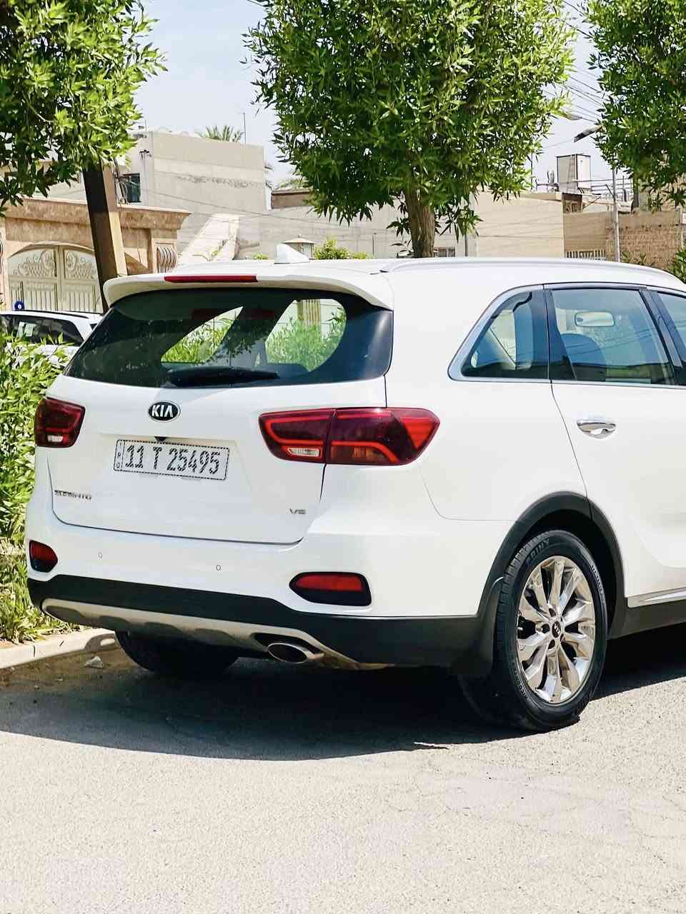 سورنتو 2020 خليجي 3 عدسات مكفولة من ضربة وصبغ وتبديل رقم بغداد بسمي
سعرها 224 وبيه مجال 

مكاني بغداد ***********فقط اتصال رجاءأ

مواصفات السيارة معروفه 
ماشيه : 77 Km 
محرك 6 سلندر 
بصمه
شاحن وايرليس
شاشه كبيره بلاديه 
كشنات جلد 
7 راكب
نظام car play& Android
حساس امامي خلفي 
3قطع تبريد
لد امامي مع تشغيل
كروس سرعة
سبعه راكب
ويل كب كروم
بصمه تشغيل وابواب 
مري شفط واشاره بالمري 
كاميرا دواره
بردات بلاديه 
فول تحكم استرن 
اربع انظمه قياده  Sport  ،eco ،comfort   ،smart

