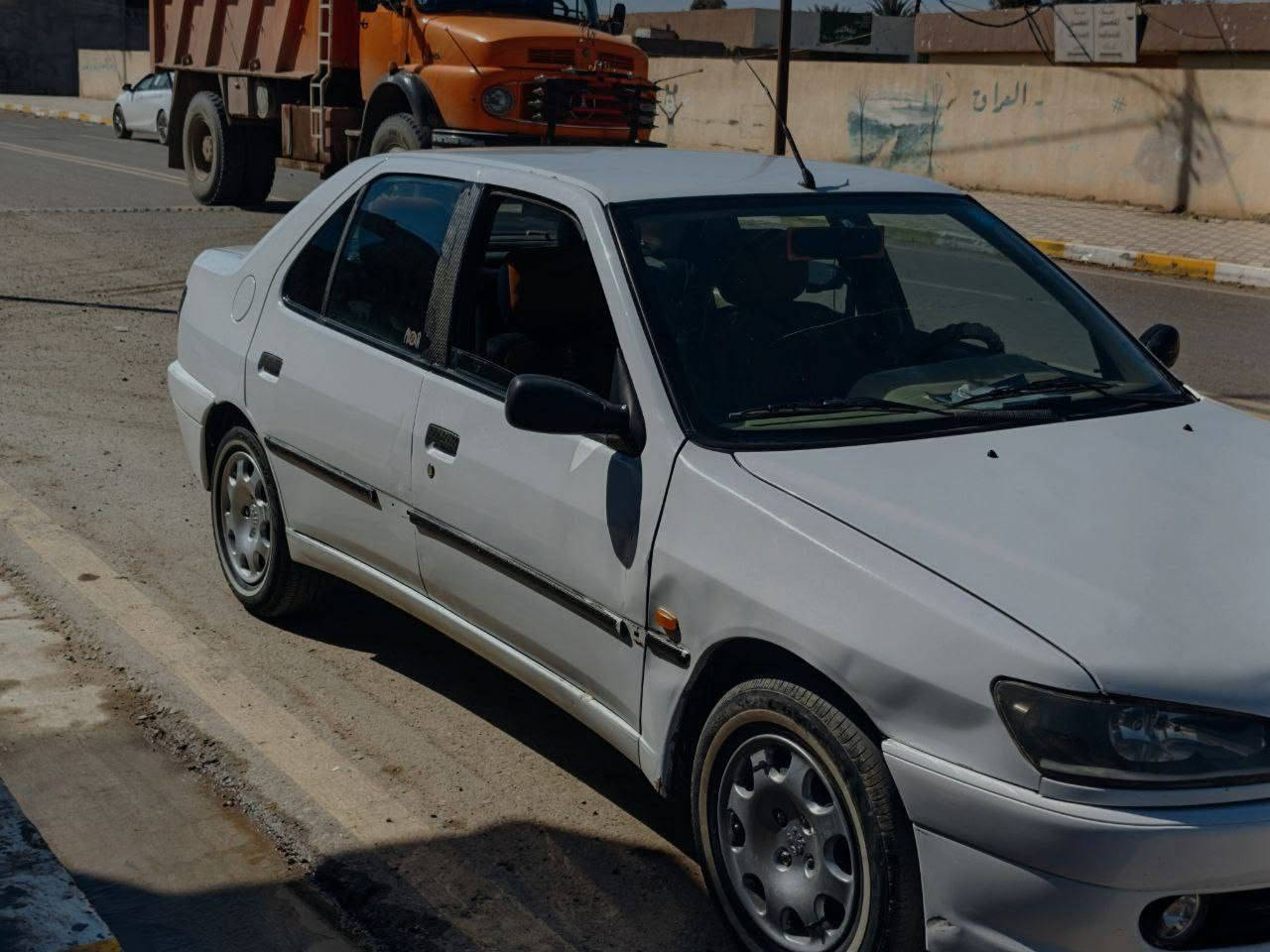 سلام عليكم
للبيع او مراوس 
بيجو 306  موديل 2001
رقم بغداد  بسمي هزه جده سنويه لل30 
تبريد شغال
 مكينه كير خير من الله
كهربائيات كلها شغاله 
 لايت شمسي
***********
***********
