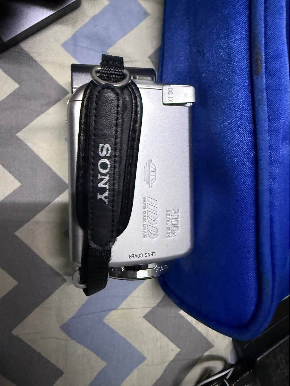 كاميرا سوني DCR SR88
تصويرها قديم نوستالجي 
وياها شاحنه و Sd card وفلاش اسدي كارد حته تنقل الصور للحاسبه او لموبايل
وحقيبه

كامله مكمله تصور و تشحن و مابيها شي
بيها زوم 200x
ومسكه جلد سوني
Handcam اختصاصها فديوهات

السعر 50الف ويوجد توصيل

كامرة كامره كاميره
Camera Sony DCR-SR88
Old Camera Nostalgic HandCam بغداد, العراق


**إذا كنت صاحب هذا الإعلان وتريد حذفه لأي سبب، رجاءا أرسل رسالة إلى الدعم الفني**