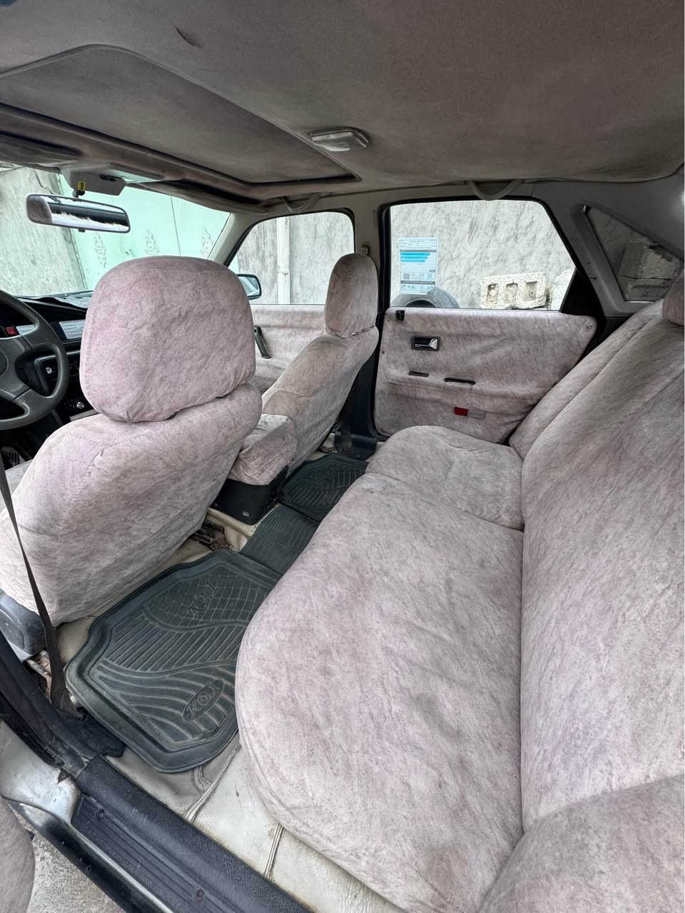 سەرەتا بە ناوی خوا
تەنها بۆ فرۆشتن 
جۆر : مازدا ٦٢٦ جانتا
مۆدێل : ١٩٩٠
مواسەفات : سلاید + جام کارەبا + کارەبایی هەموو ئیش ئکا بێ کێشە
مەکینە : ٨ و بەخ 
رەقەم و سەنەوی تا ٢٠٢٩ تازەیە بە ناوی خۆمەوە
تەحویل و غرامە بە شەرت 
گێڕو مەکینە و تەحویل و غرامە هەموو بە شەرت 
پشت و پێش کەپس 
سەیارەکە زۆز جاهیز و بێ موشکیلەیە هی دەسی خۆمە
ماڵی دۆستە 
نرخی ٤٠وەرەقە و ماجالێکی برایانە 
ژ.م ـ *********** دخان, السليمانية
