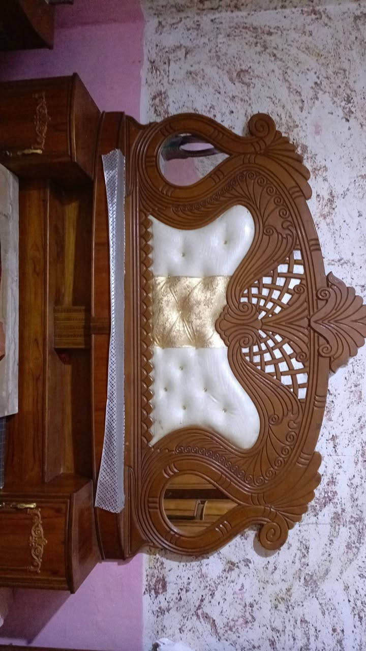 سلام عليكم غرفه  اخشاب كامله اوياها جربايه ودوشك مكاني بغداد سعرهه 500 ‏/‪***********‬‏
