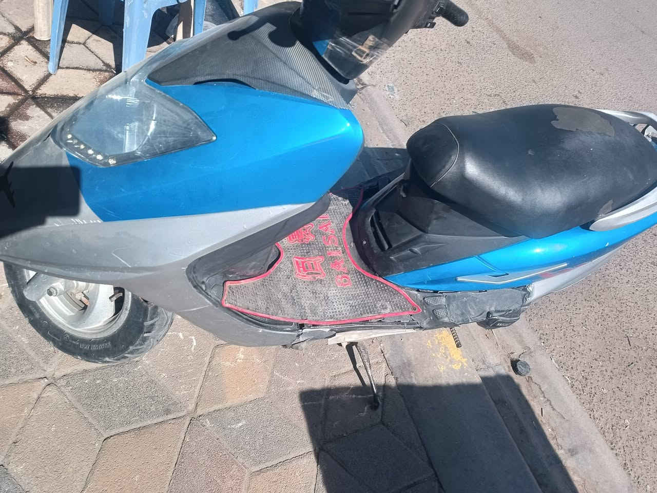 سلام عليكم موطور للبيع 350 شغال كلشي مابي كهربايات كلها شغاله ماكاني رمادي ***********
