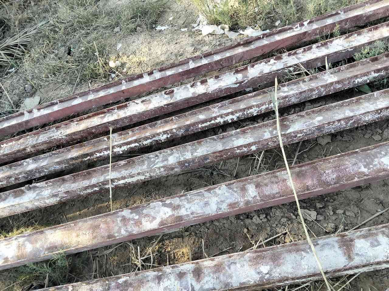 يوجد شيلمان للبيع
النضافه 90٪ شيلمان نضيف 
طول لوحده 4 متر 
نضافه كدام عينك شيلمان بلجيكي 
مكان كوت قضاء الاحرار 
تواصل ***********
