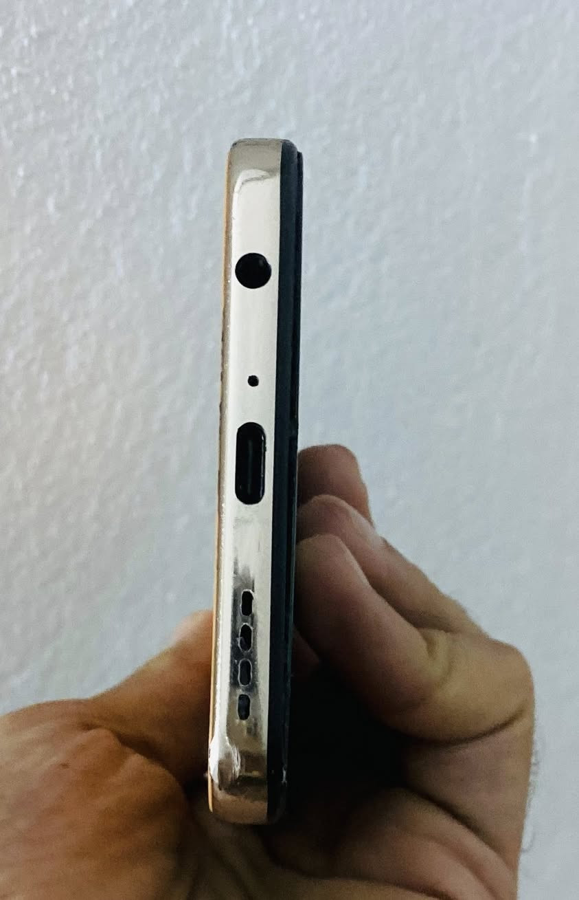 جهاز Infinix ZERO X Pro
للبيع ذاكرة 256 العملاقة 
منفذ شحن تايبسي تنسى الإصراف 
نظافة الجهاز 90%
كل التفاصيل بالصور 

السعر #خااااص
مناسب اخوان


**إذا كنت صاحب هذا الإعلان وتريد حذفه لأي سبب، رجاءا أرسل رسالة إلى الدعم الفني**