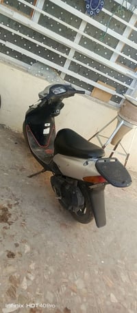 سوزوكي • دراجة رياضية • بدون أوراق