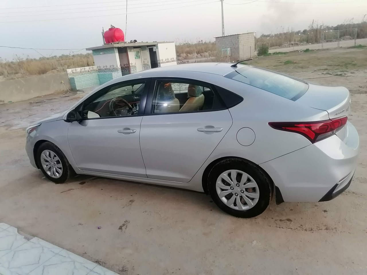 السلام عليكم
اكسنت 19امريكي 

حادثها موضح بالصور فقط 

بدون دواخل

مكينه، 1600 

سياره كله لبيل واحد
تحكم ستيرن جهتين
كامرة دوارة 
شاشه بلادي اصلي 

ماشيه 84 ميل مكينه وكير  كفاله بلادي عله وضع شركه  

رقم كربلاء بسمي تحويل ثاني يوم 

سعر 128 وبيها مجال قليل
مكاني كربلاء 
الرقم التالي
***********
