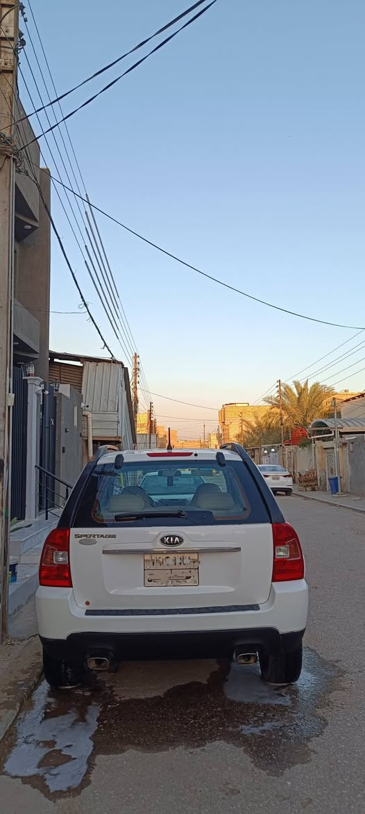 سلام عليكم اخوان كيا سبورتج 2009 رقم اربيل الماني مكفوله كفاله من الصبغ جاهزه مكينه كير حداديه كله جاهز تبريد شغال السياره فتحه كلشي موضح بلصور ومبينه نضافه السياره السعر 118وبيه مجال  العنوان النجف حي الميلاد استفسار ع رقم فقط مكلف بلنشر ‏‪
‏‪0783 690 0036‬‏
