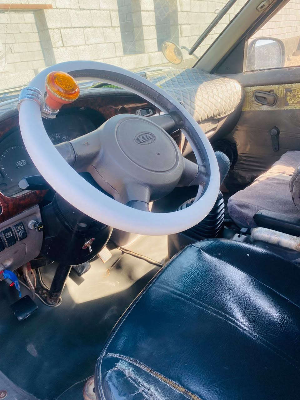 السلام عليكم بريجو 1998 رقم انكليزي باسمي السياره جاهزه بدي بلاد بدون صبغ السياره جديده السعر 67 وبيه مجال بسيط مكانها بصره شط العرب ***********
