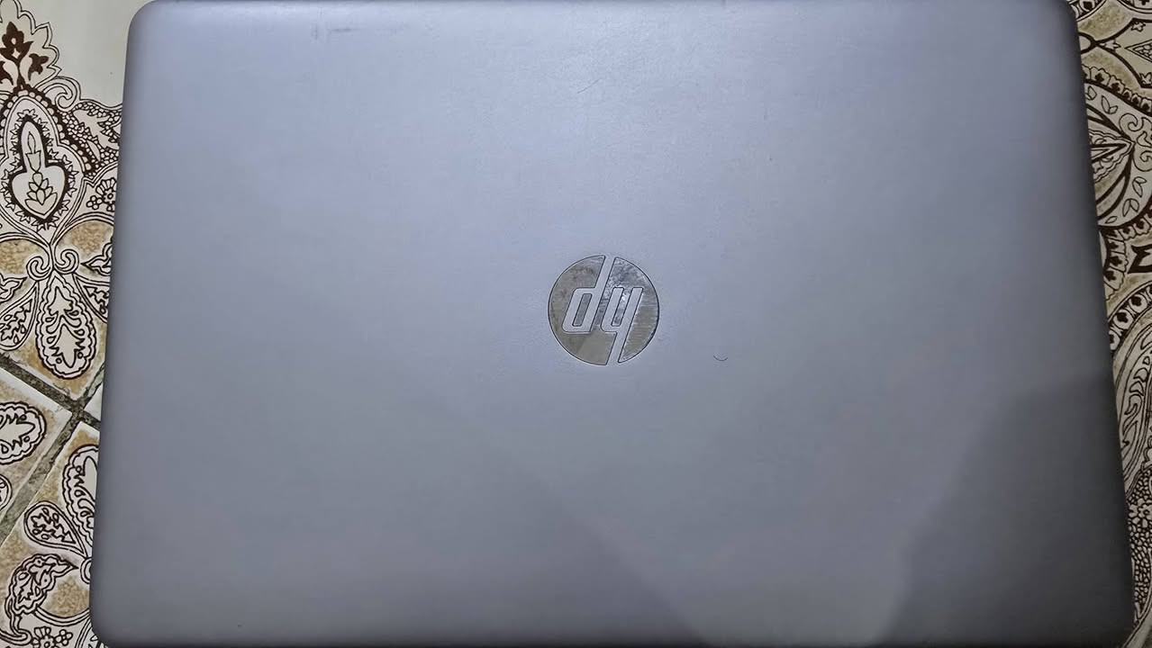 لابتوب HP EliteBook 850 G4
المعالج:
Intel Core i5-7200U بسرعة 2.50GHz
الرام:
8GB RAM
الجيل:
الجيل السابع (7th Gen)
كرت الشاشة المدمج:
Intel HD Graphics 620

ملحقات  : 
شاحنة لابتوب
جنطة لابتوب

السعر  :  230 وبي مجال


**إذا كنت صاحب هذا الإعلان وتريد حذفه لأي سبب، رجاءا أرسل رسالة إلى الدعم الفني**