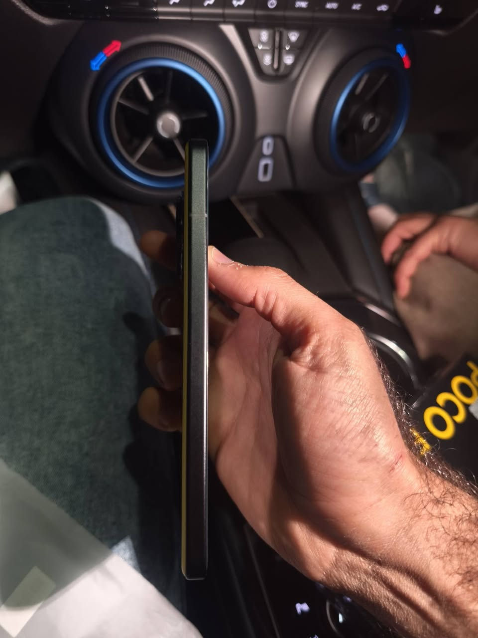 بوكو f7 الترا ذاكره 512
صارله يومين مفتوح ما مستخدم ولا حتى محطوط بي سيم كارت  السعر 700 قفل  
العنوان بغداد الراشديه قرب المرور
***********
