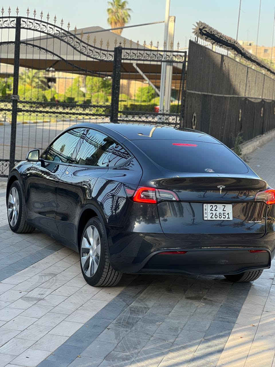 سلام عليكم تسلا واي لون كرنج دبل ماطور السياره جديده كولش مابيها اي نقص حادث باب خلفية وجاملغ خلفي وشويه بل باب الأمامي شبر صور الحادث بلمنشور ولا شخوط ولا رصعات السياره جديده شرط احله من الصور دخول جديد بسم شركه تحويل او وكاله المواصفات معروفه  الموديل 2024بدون أي نقص مابيها ماشيه 24 مشي امريكه وين ميعجبك تفحص كلشي بيها سليم محدث عربي  السعر 220 وبيها مجال بيع او مراوس *********** العنوان بغداد شارع الشيخ معروف
