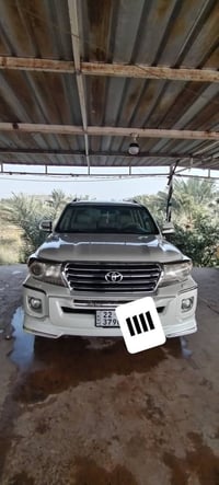 عندي هاي الاندكروز موديل 2013 ماشيه 170 الف بيه صبغ بالجاملغ الامامي ب...