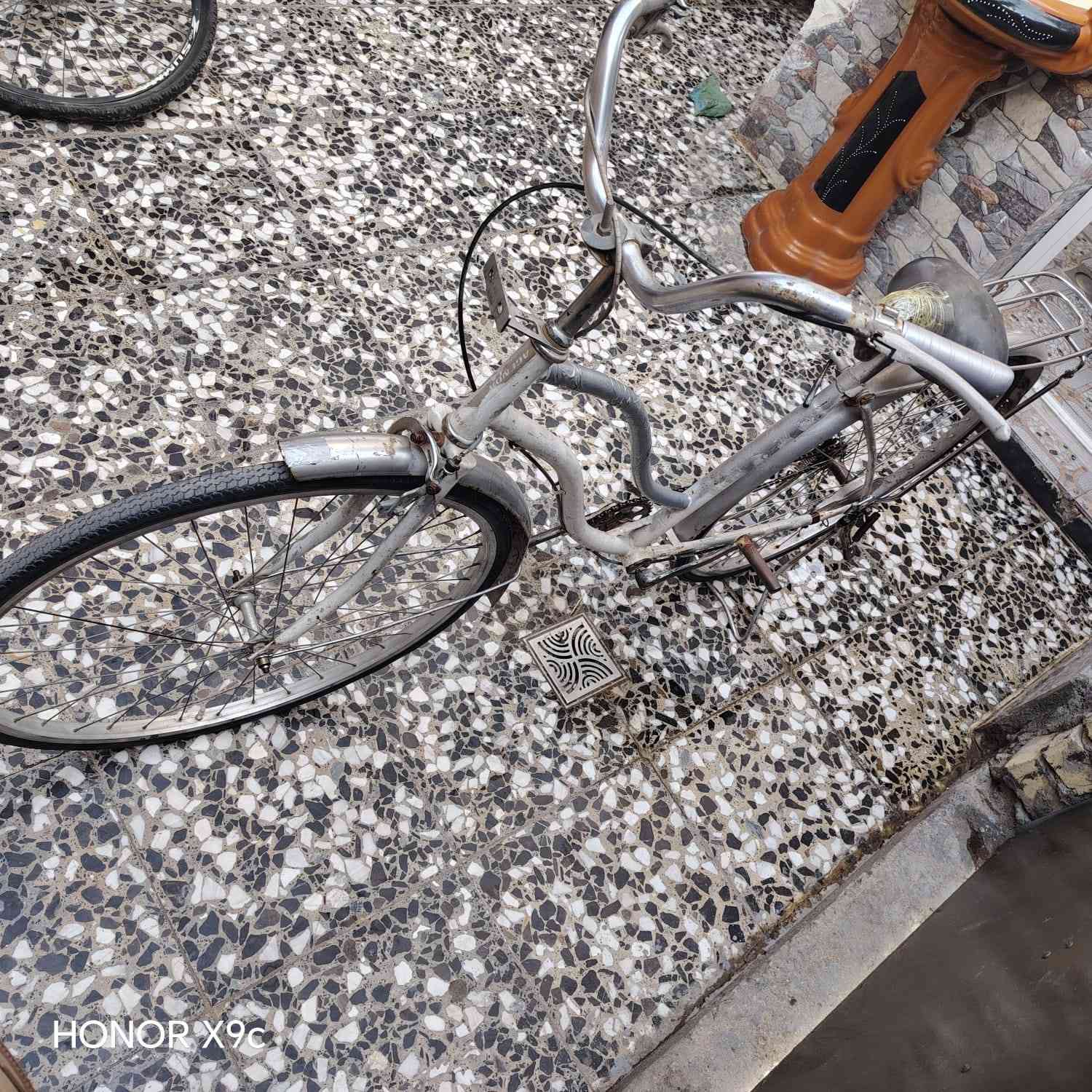 السلام عليكم  
باسكلات البيع 
رصاصي  بناتي 45
الزاق ياباني 
55
***********
