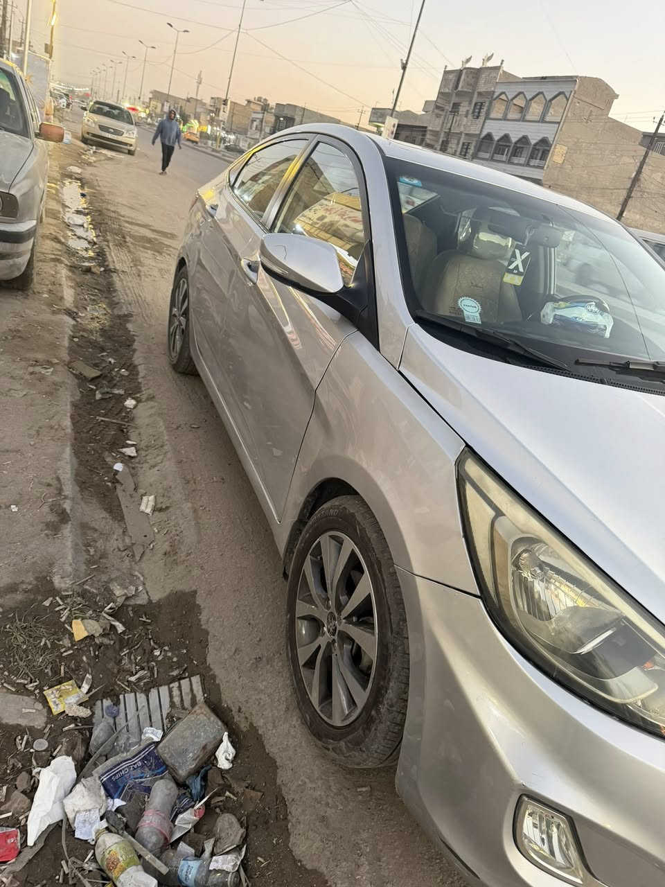 السلام عليكم اكسنت 2016 بلو كامل المواصفات باسمي تحويل ثاني يوم سياره جديده مناقصهه اي شي السونار مرفق مع الصور 
السعر ١١٠ مع المجال البسيط 
***********
***********
