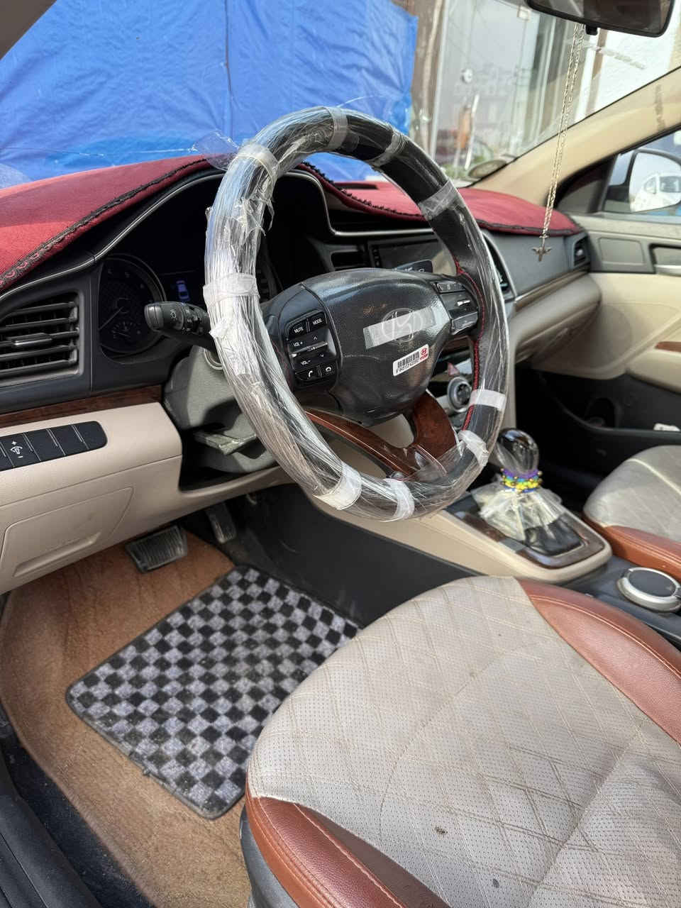 من رخصه الادمن.  هونداي النترا. موديل 2019 خليجي
كفاله عامه من الضربه والتبديل. 
مواصفاتها. بصمه +فتحه سقف+حساس امامي +حساس خلفي 
ليزي خلفي. كشنات جلد 
مكينه +گير. كفاله.  رقم بغداد الدولي. تحويل ثاني يوم 
سياره جاهزه. ع الاخير ماتصرف عليها. اي شي. 
السعر 167 $وبيهه مجال قليل. 
 مكان السياره. بغداد المحموديه  
*********** واتساب 
***********واتساب
