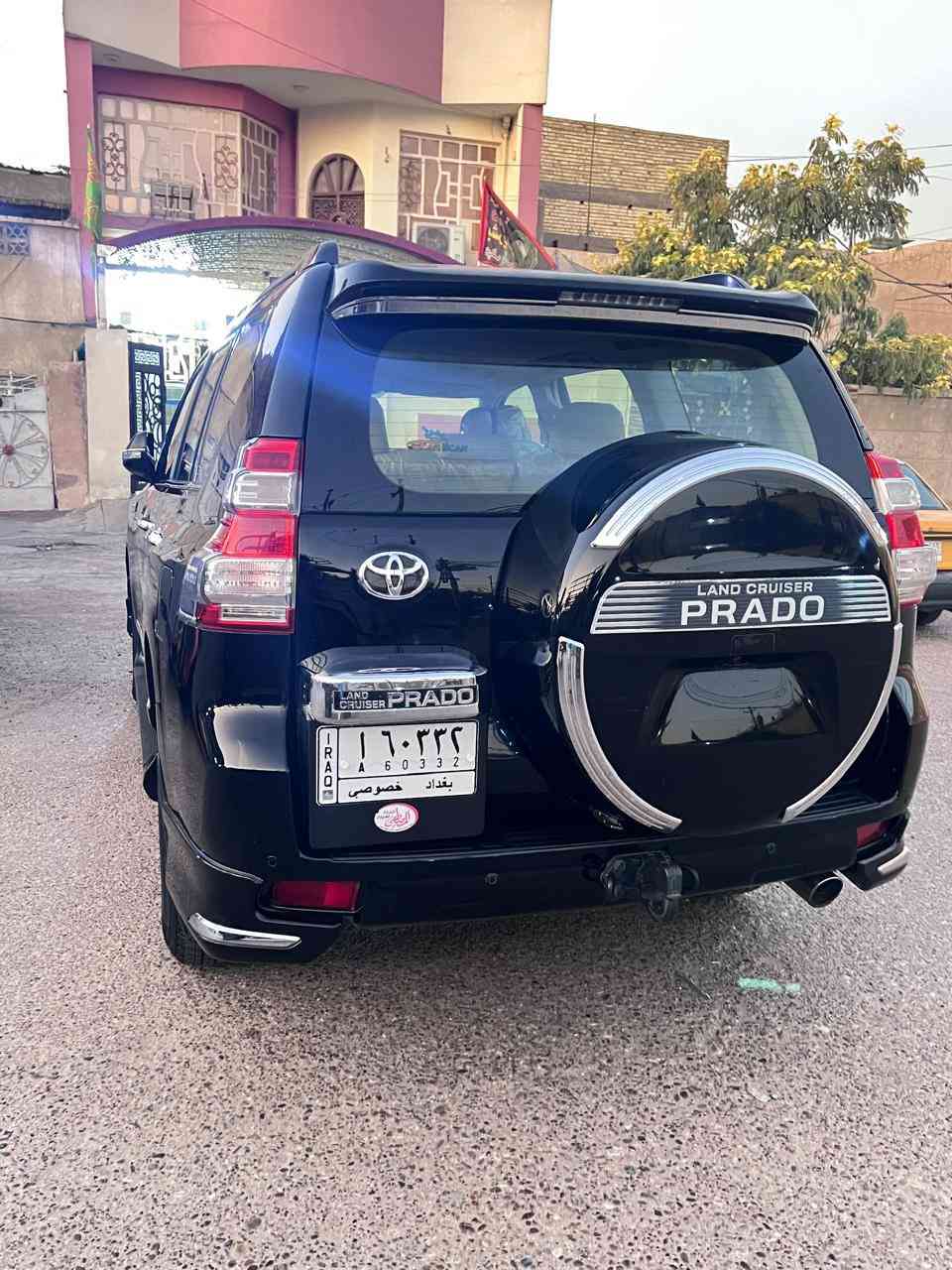 السلام عليكم للبيع 
تويوتا برادو 2011 Txl فول 
مواصفاتها : 
١-سلايت قماره
٢-مثبت سرعة
٣-حساس خلفي
٤-كاميره خلفي
٥- دبل تانكي  
٦- اشارات بالمرآة
٧-كراسي جلد بيجي 
٨-شاشه كامره خلفيه
٩-تدعم ابل كار بلي واندرويد اوتو
١٠-حساس تاير   
١١-مانع انزلاق
١٢-اربع جام اوتو
١٣-هوك خلفي 
١٤-ارضيات (كاعيات) اصليه 
١٥-بصه
١٦-تحكمات فول ستيرن
مري جانبي كهربائي (شفط)** *
 داخل بيجي
- دبل تانكي-- 
- منفذ AUX & USB
محرك 4000  ..6 سلندر 
هاتف ***********
السعر 273 وبيها مجال 
المكان بغداد الحبيبية
