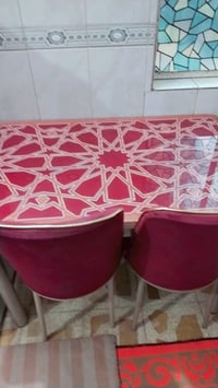 طاولة طعام • ٤ كراسي • جديد