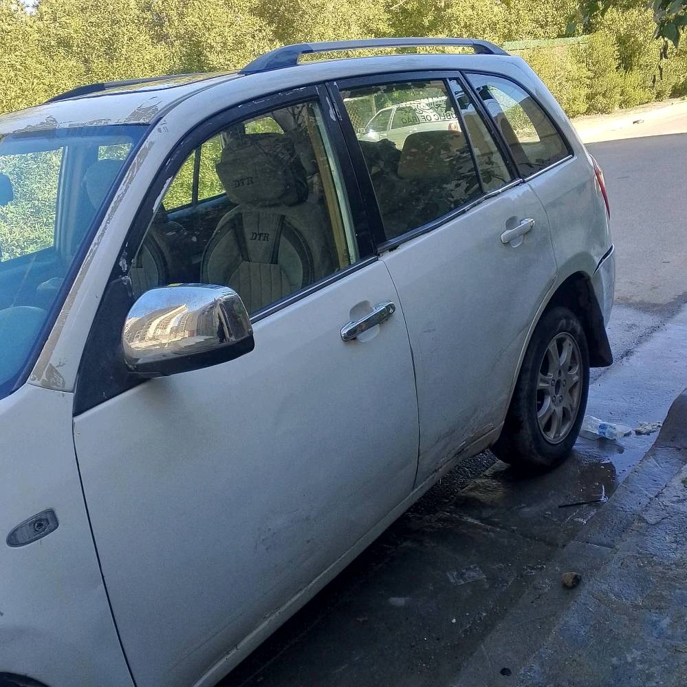 سلام عليكم سياره شيري تيكو 13
ضربتهة تكمه وقاعده مال دبل ومعمرات 
كشرهة تعبان محركهة مجفت استندر كيرهة خير من الله 
عوزهة ترتيبات عارضهة ب35 وبيهة مجال مكاني حي الجهاد بغداد 
