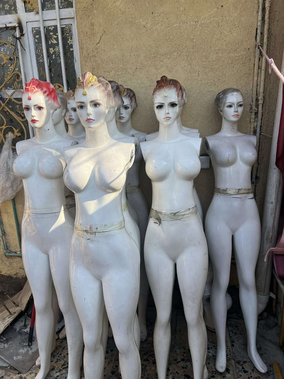 ملكاين ١٤ قطعه نضيفات كاملات سعر القطعه ٦٥ الف العناون بغداد فلكت حي نصر رقم ***********
