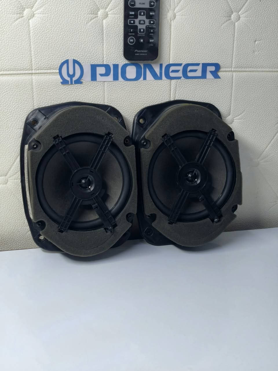 سماعات سيارة بيضوي بالة بلادي صوت والنظافة موظحة . سعر 25  متوفر توصيل
ملاحظة القياس موضح بالصور .


**إذا كنت صاحب هذا الإعلان وتريد حذفه لأي سبب، رجاءا أرسل رسالة إلى الدعم الفني**