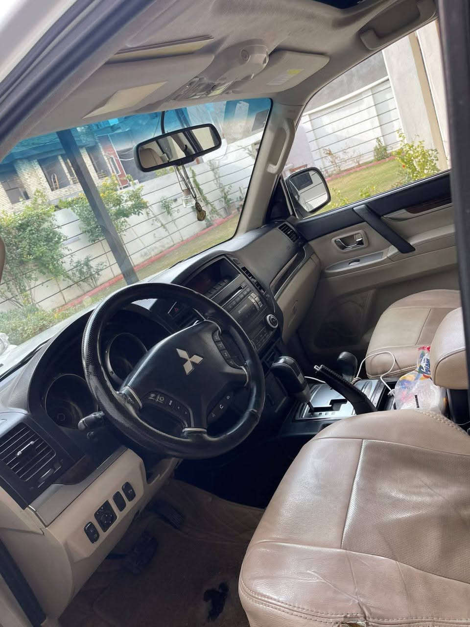 للبيع باجيرو 2010 حبتور  رقم بغداد بسمي تحويل مباشر  العنوان بغداد المنصور  السعر150وبيه مجال   للاستفسار الاتصال على الرقم ***********
