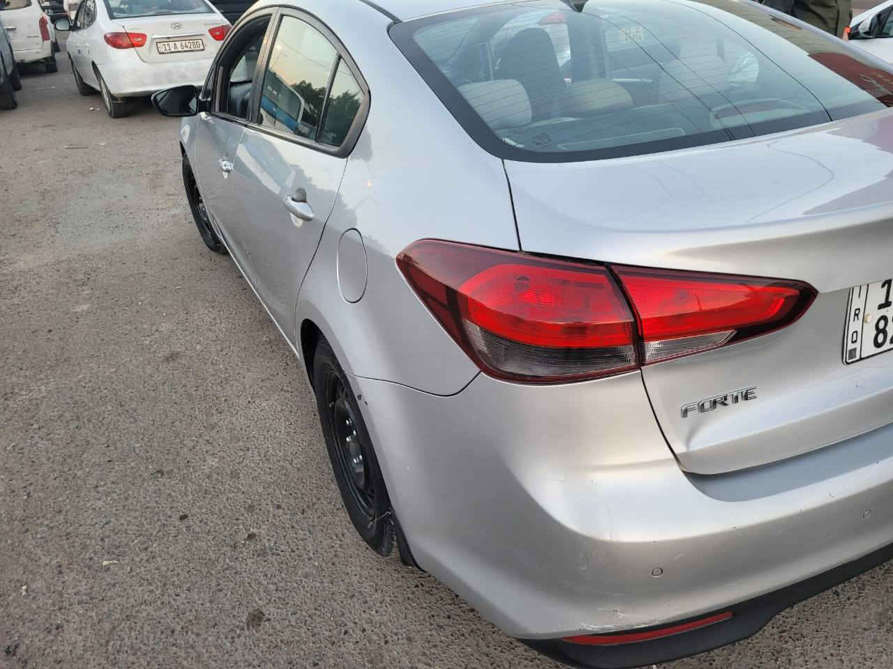 سلام عليكم للبيع فقط كيا فورتي 2018 سياره وارد كندي حادث رصعه بالجنطه وما مصلحه  وداعميه خلفيه فقط صبغ و الباقي كفااااله عامه وين ما تريد افحص سياره جاهزه بدون اي مصرف رقم بغداد بسمي مكاني بغداد السعر.  125 ورقه  مجال جدا بصيط  ***********
