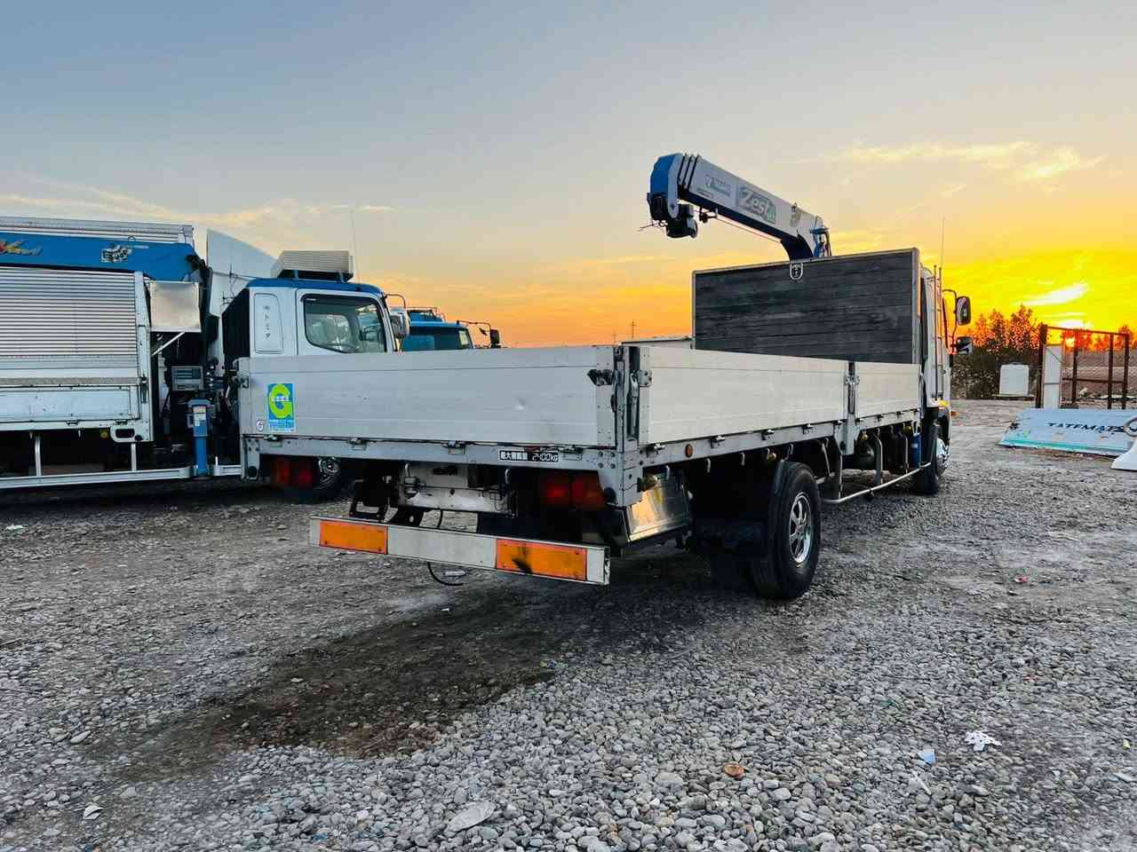 اللهم صل ع محمد وآل محمد 👍🇮🇶🇮🇶
 هينو شيطان كرين 3 سلايتات      
 مكينه ٦ سلندر بم ونوزل دخول جديد
 معرض النصر / قضاء النصر / ذي قار 
 ***********
 ***********
