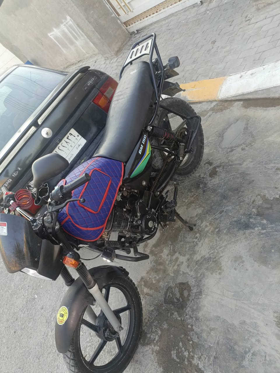 سلام عليكم
بوكسر موديل 21 
محرك مجفت جديد دراجه مناقصهه شي شغل وتطلع 
***********

